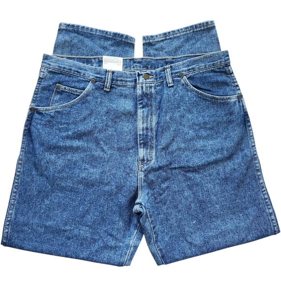 Wrangler Relaxed Fit Blue Jeans - Picture 2 of 6